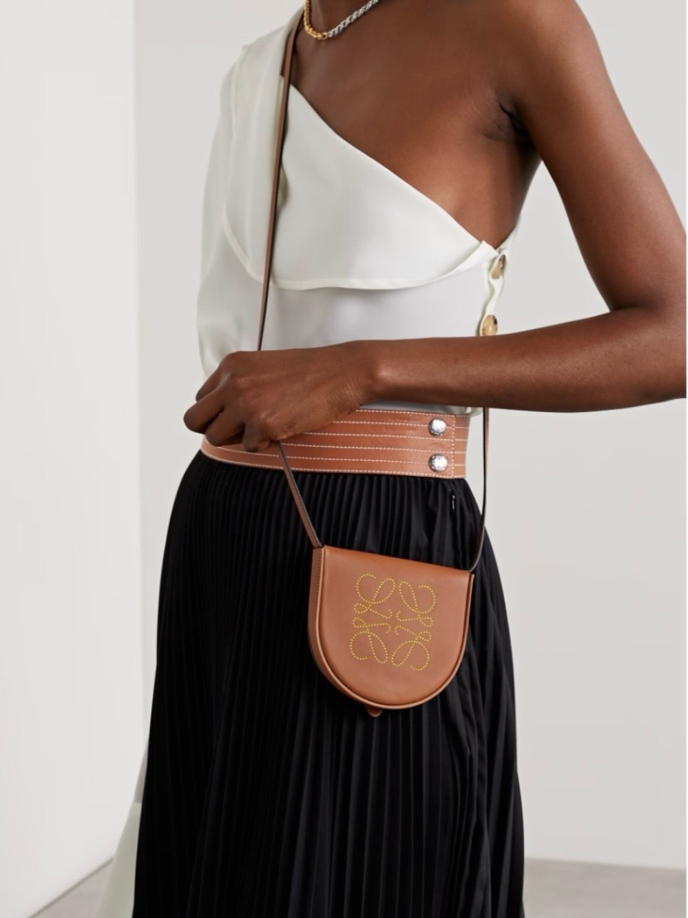 Loewe Mini logo Heel Leather Crossbody Bag-Tan